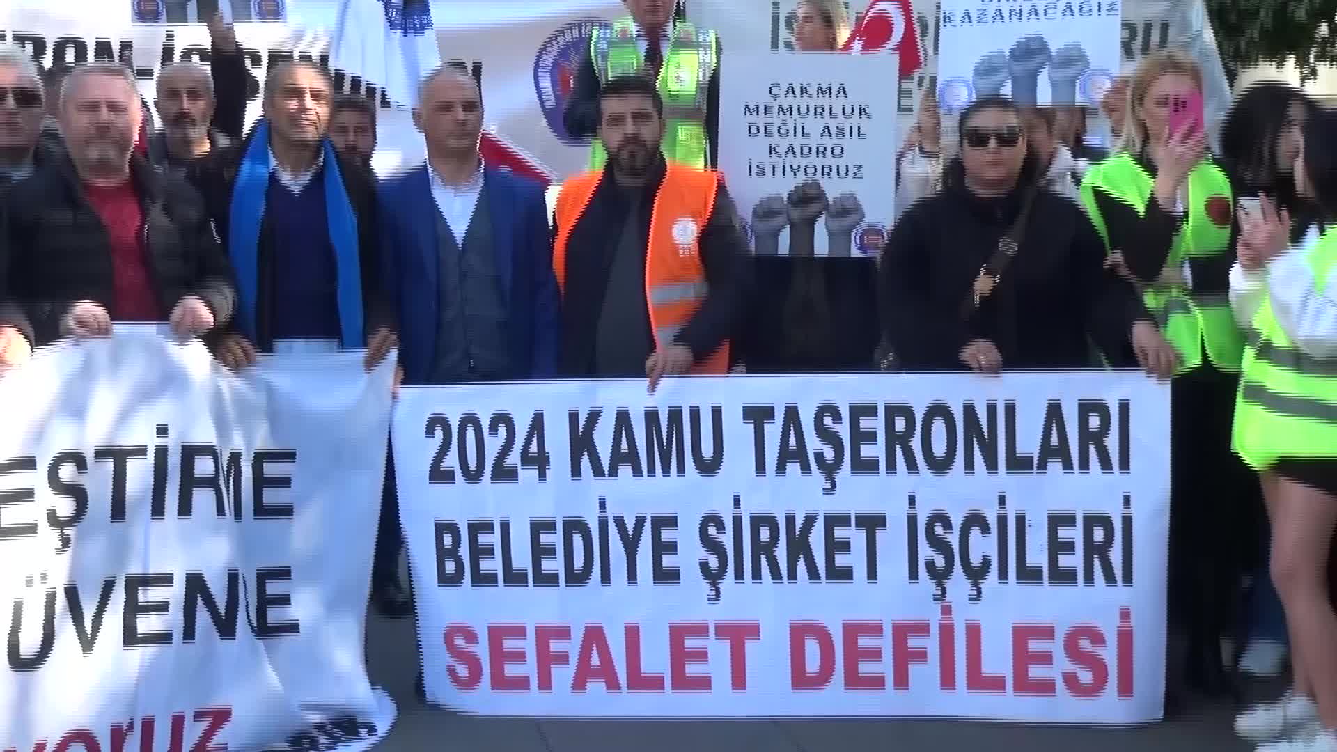  TAŞERON İŞÇİLER, ADANA’DA EYLEM YAPTI: “ELLERİ NASIR TUTMUŞ EMEKÇİLERİN KADRO HAKKI SÖZDE ÖZDE VERİLMELİDİR “ 