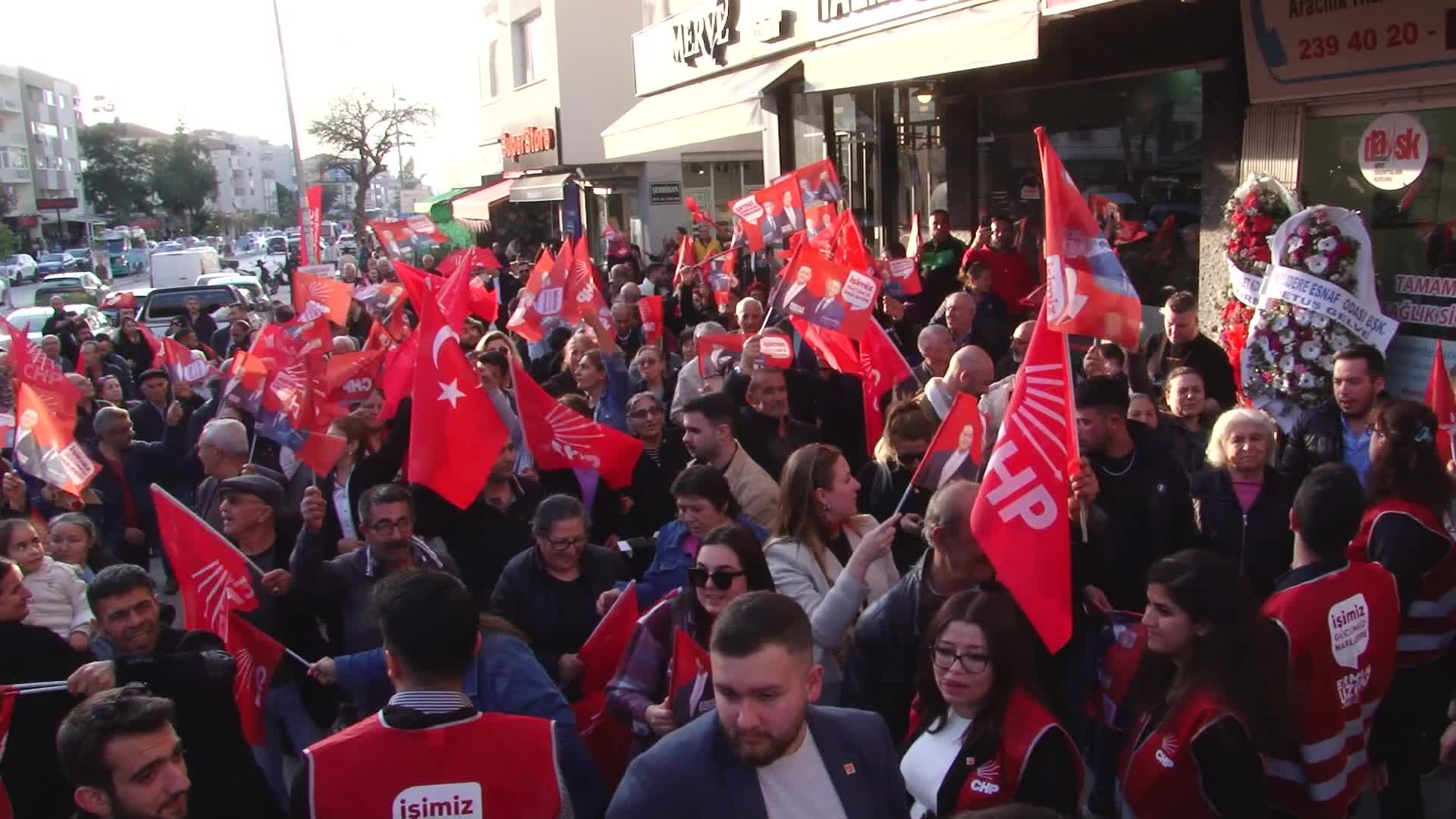  TUGAY: "GÖREVİMİZ, İZMİR’İ PARSEL PARSEL SATIP YANDAŞLARINI BESLEMEYE ÇALIŞANLARA KARŞI BU KENTİ KORUMAK OLACAK" 