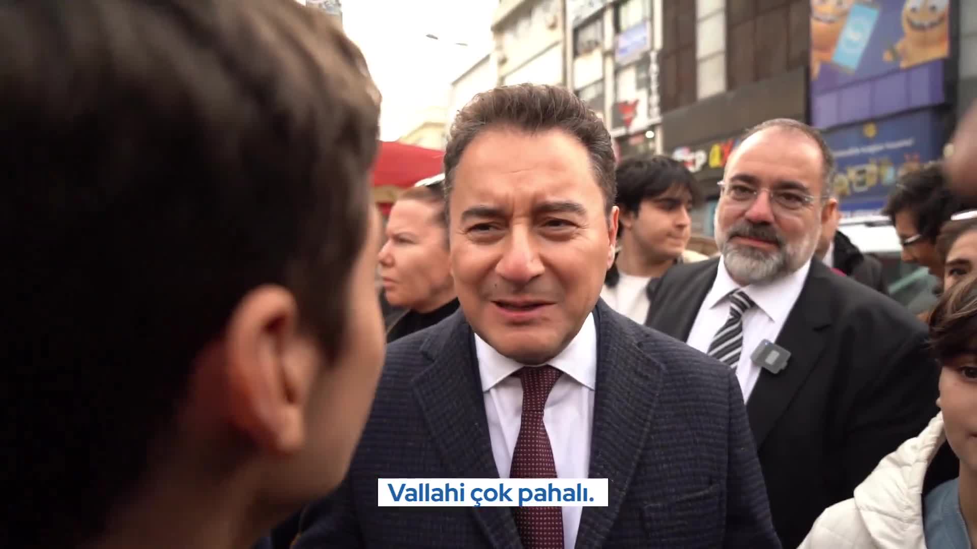 ALİ BABACAN: “GENÇLER, BIRAKIN KAHVE İÇMEYİ, AÇ KALMAMANIN HESABINI YAPIYOR”