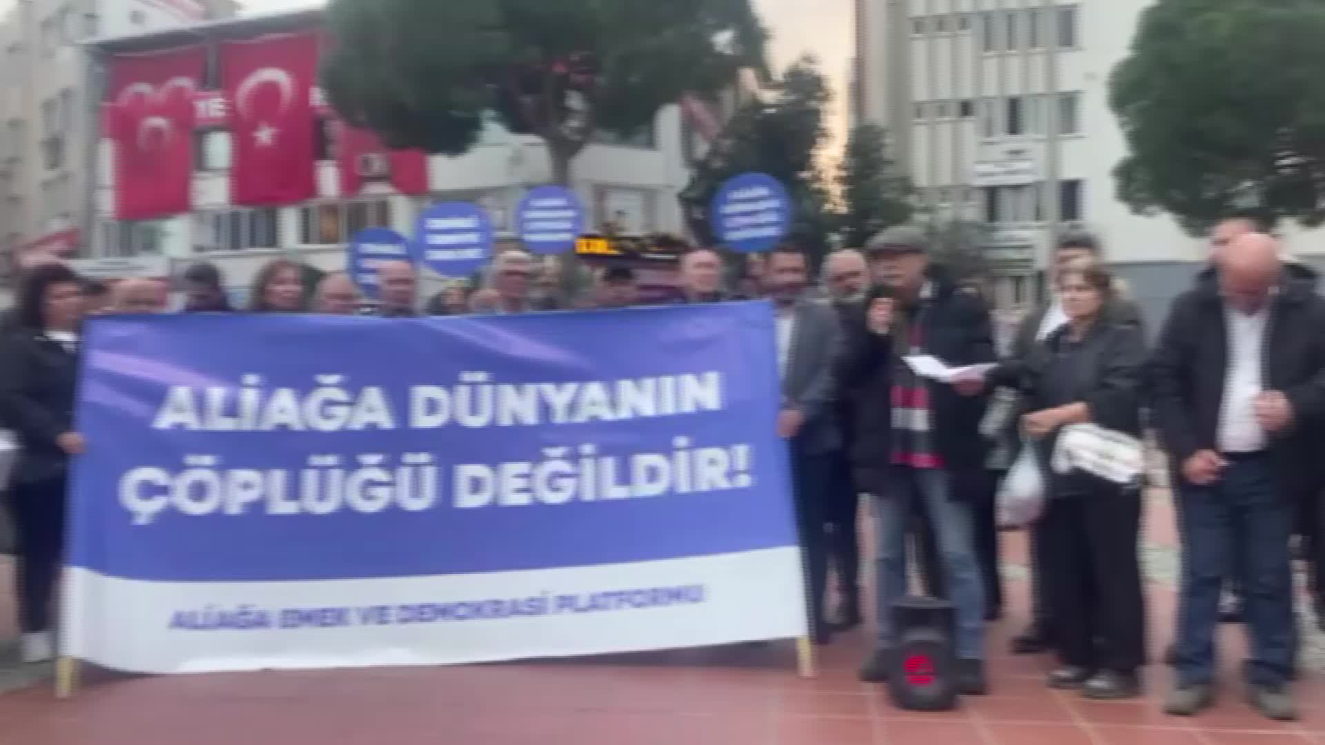 ALİAĞA "ÖLÜM GEMİSİNE DUR" DEDİ: "TÜRKİYE, AVRUPA'NIN VE DÜNYANIN ÇÖPLÜĞÜ DEĞİLDİR" 