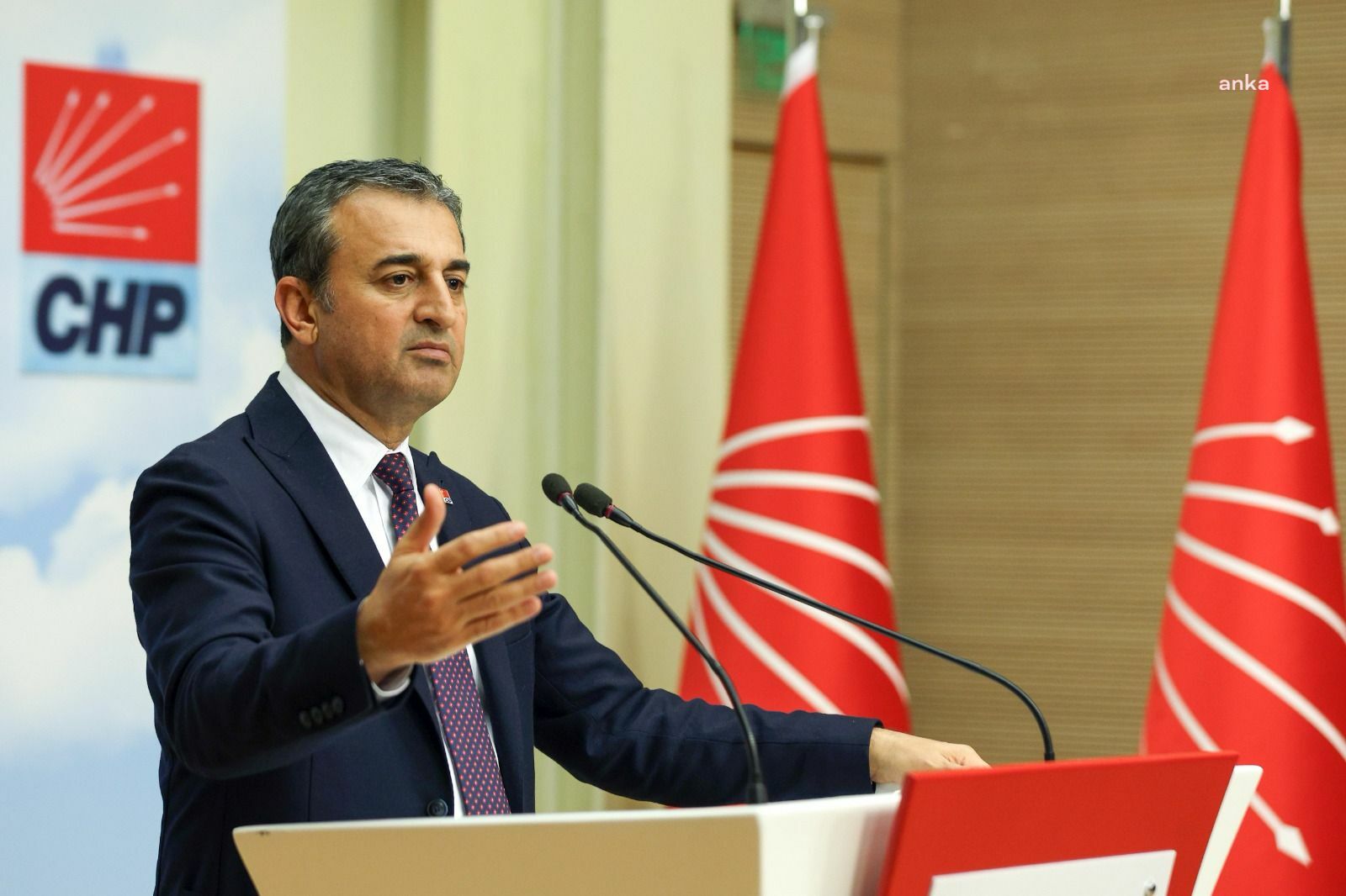 BURHANETTİN BULUT:HANGİ DİZİNİN YAYINLANACAĞINA TARİKATLAR MI KARAR VERİYOR