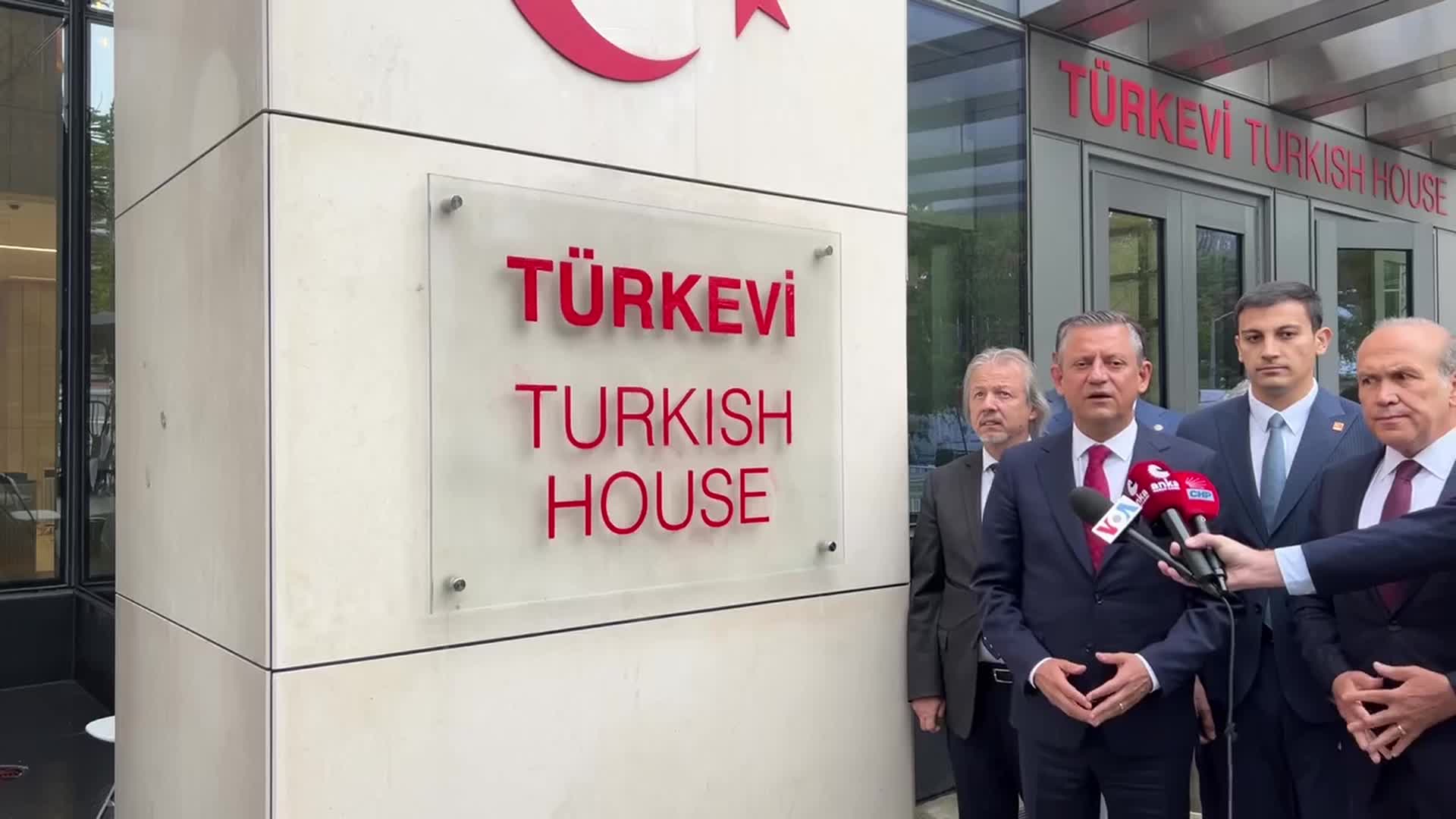 CHP Genel Başkanı Özel, Türkevi'nde:  "Türkiye'nin AB'ye üyeliğine Sosyalist Entarnasyonal'in tam desteği son derece önemli"