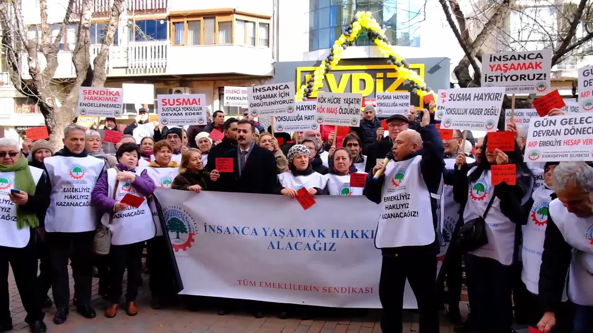 EMEKLİLER ESKİŞEHİR’DEN HAYKIRDI: “BU MAAŞ AYRIMCILIĞI NEDEN” 