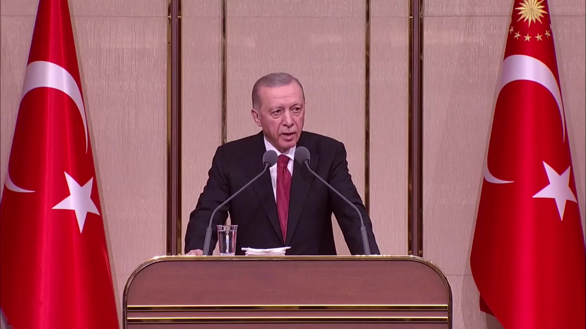 ERDOĞAN: “İNŞALLAH, BAHARLA BİRLİKTE YENİ ÜS BÖLGELERİMİZİN ALTYAPISINI TAMAMLAYACAK, TERÖRİSTLERİ BİR DAHA BURALARA AYAK BASAMAYACAK HALE GETİRECEĞİZ”