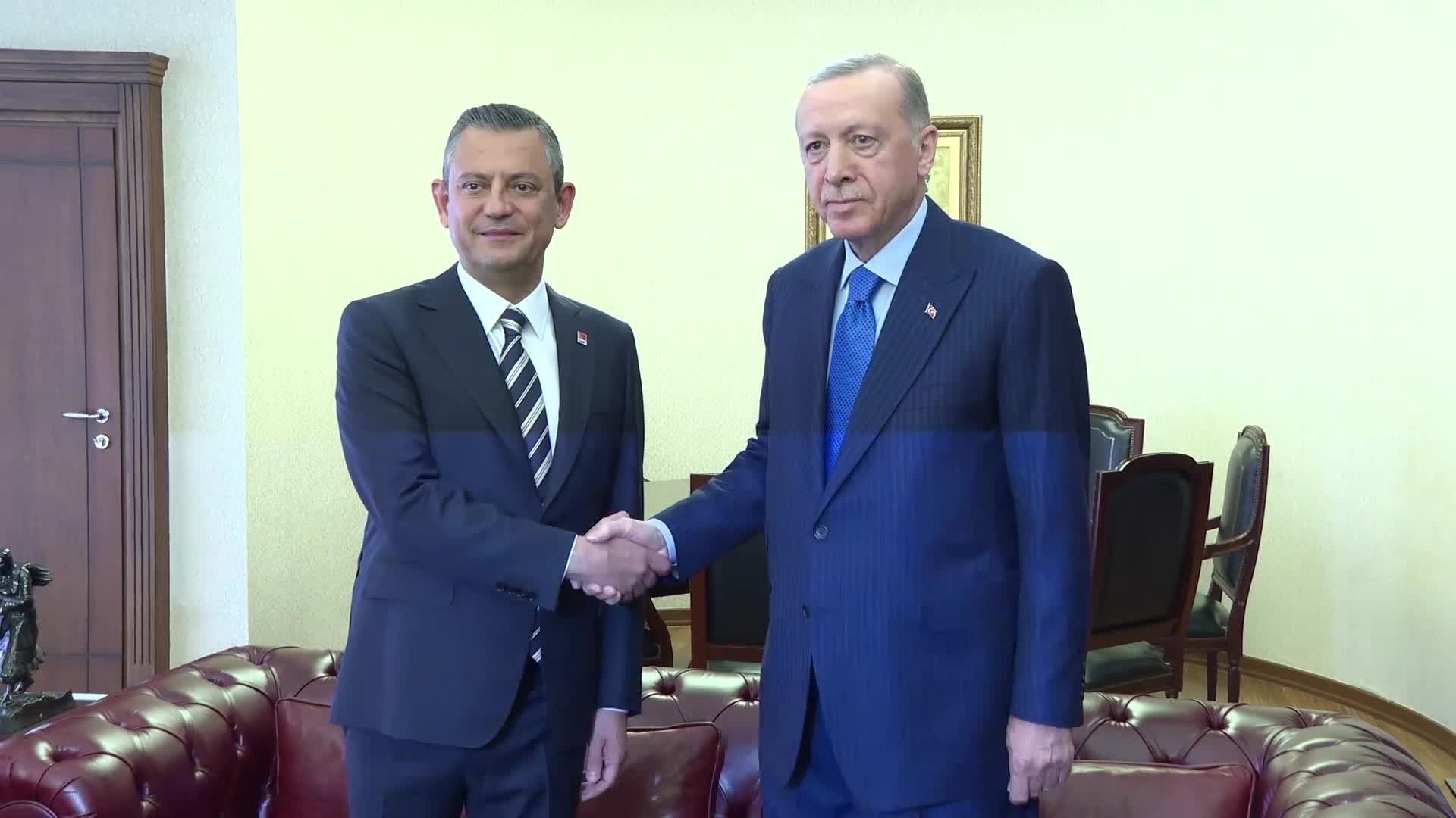 Erdoğan - Özel görüşmesinden ilk görüntüler 