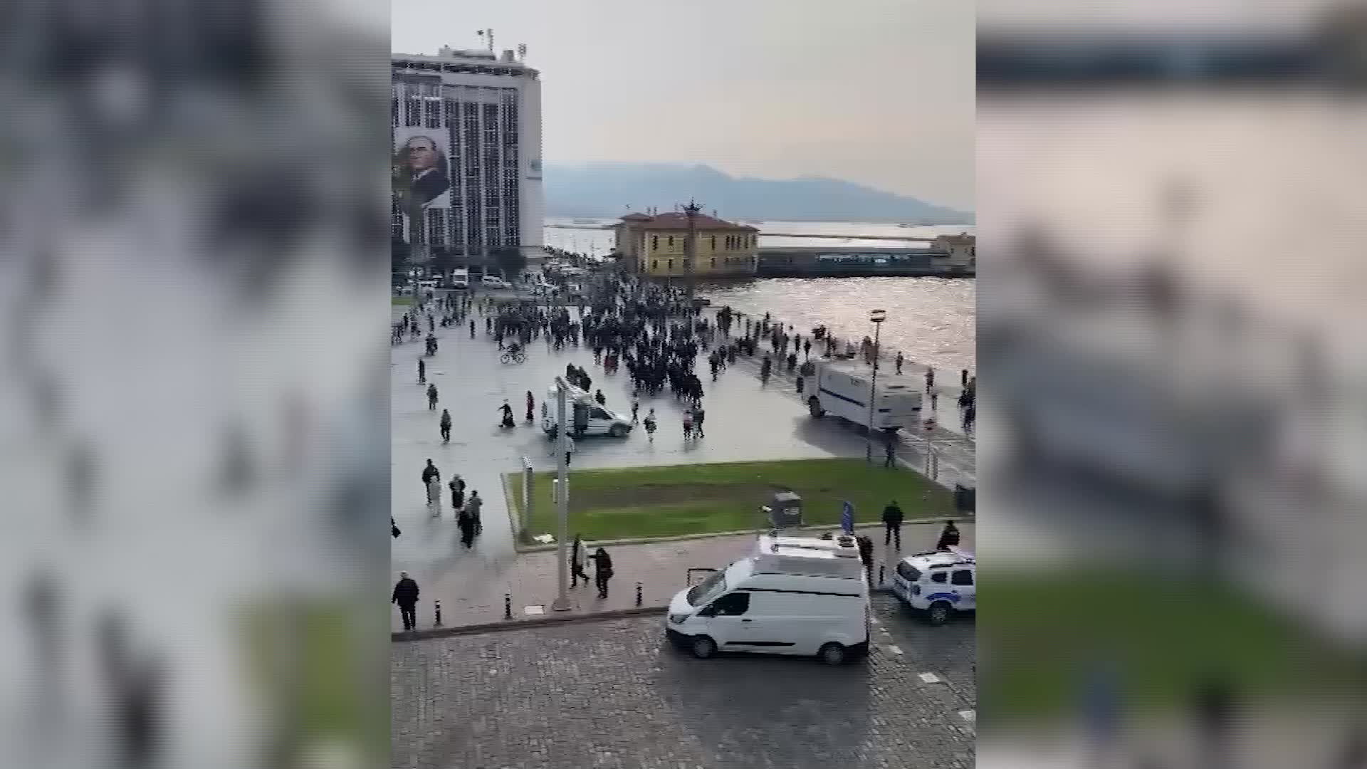 İZMİR VALİLİĞİ: "NEVRUZ MİTİNGİ SONRASINDA CUMHURİYET MEYDANI'NDA KANUNSUZ SLOGAN ATAN 7 KİŞİ GÖZALTINA ALINDI"