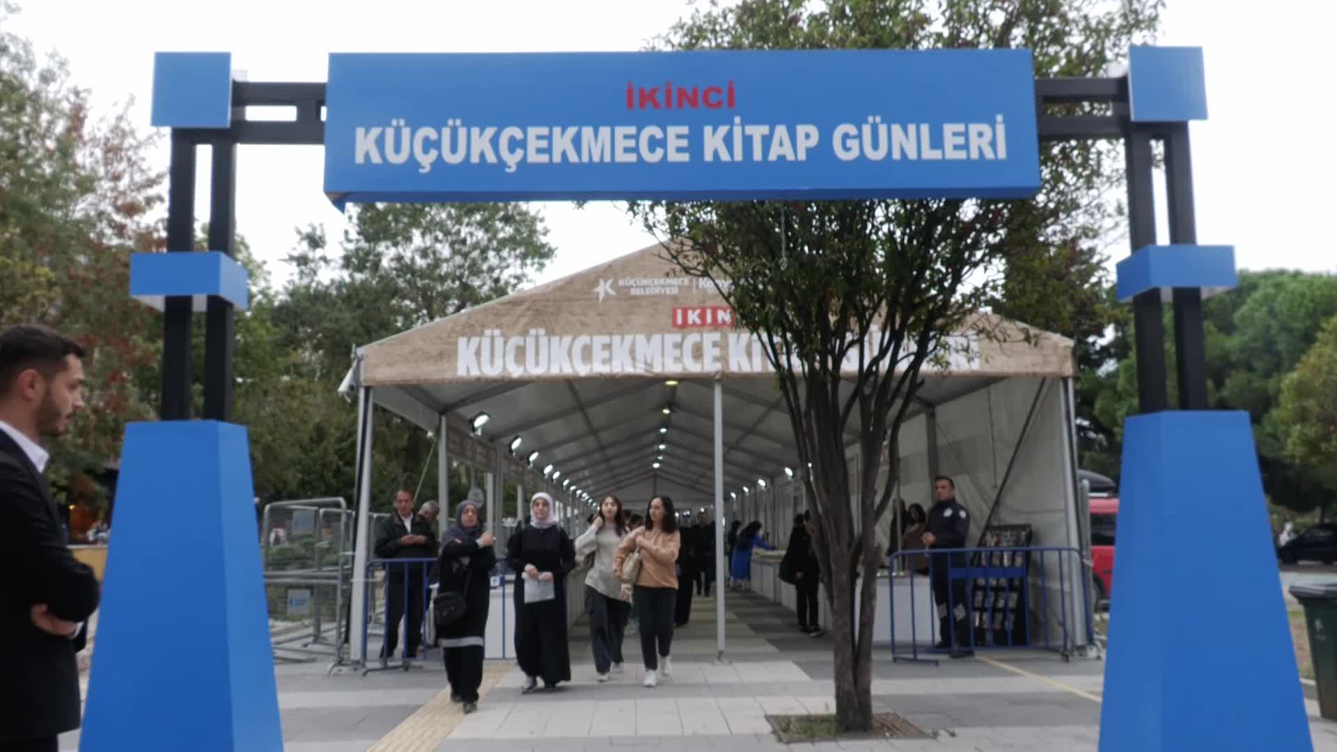 Küçükçekmece’de Kitap Günleri devam ediyor... Çebi: “Her geçen yıl daha çok ilgi duyulan haline dönüştürmeye çalışıyoruz”