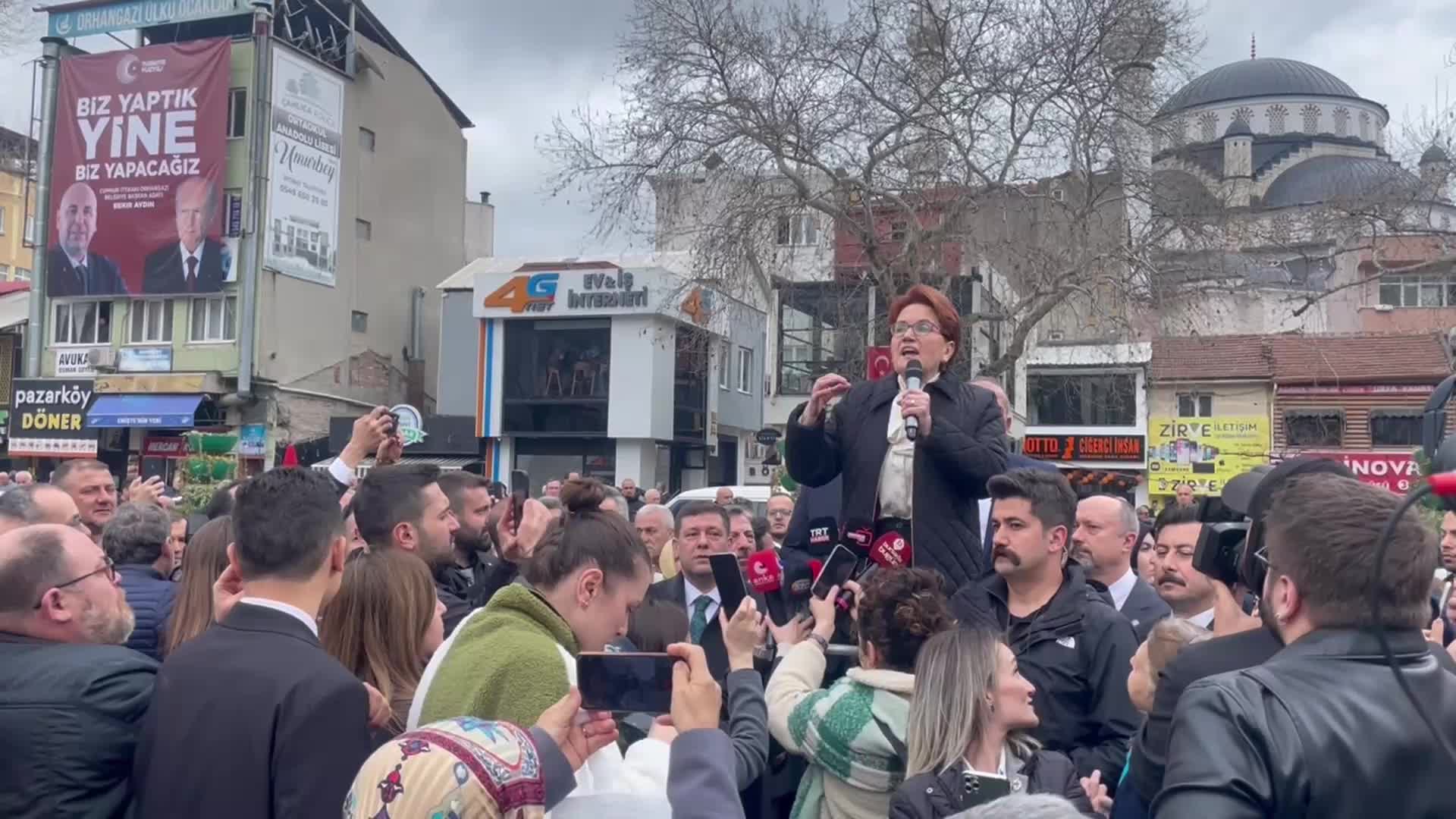 MERAL AKŞENER BURSA'DA CUMHURBAŞKANI ERDOĞAN'A SESLENDİ: "100 BİN ÖĞRETMENİN ATAMASINI YAP OYLAR SENİN OLSUN"