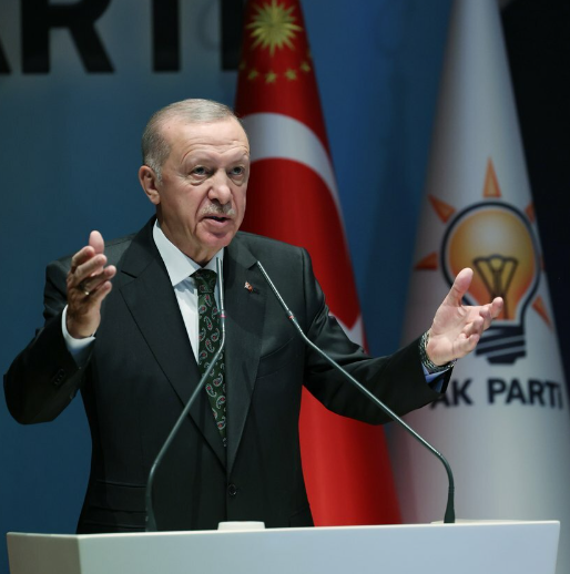 Erdoğan Yenilenme Vurgusu Yaptı: "AK Parti'ye Güç Katacak Şahsiyetlere İhtiyacımız Var!"