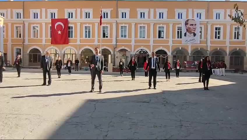 Edirne'de Öğretmenlerden Unutulmaz Zeybek Gösterisi