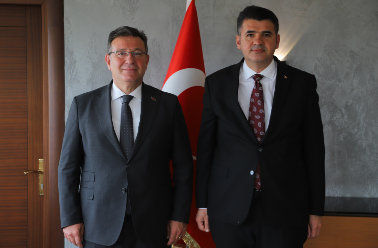 Sarıyer Belediye Başkanı Mustafa Oktay Aksu, Kaymakam Ömer Kalaylı’yı ziyaret etti 