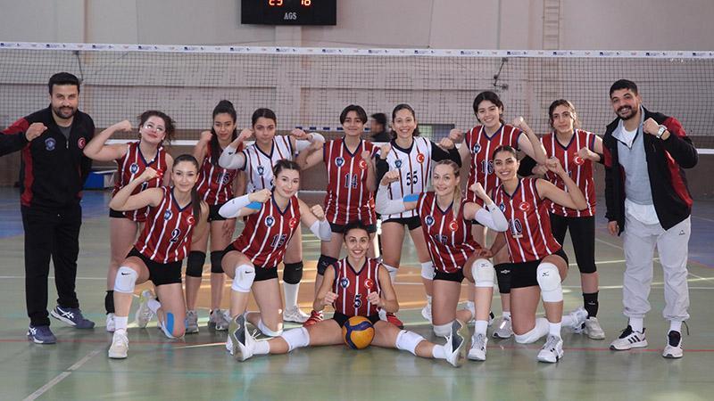 Hatay Kadın Voleybol Takımı Zafere Koşuyor