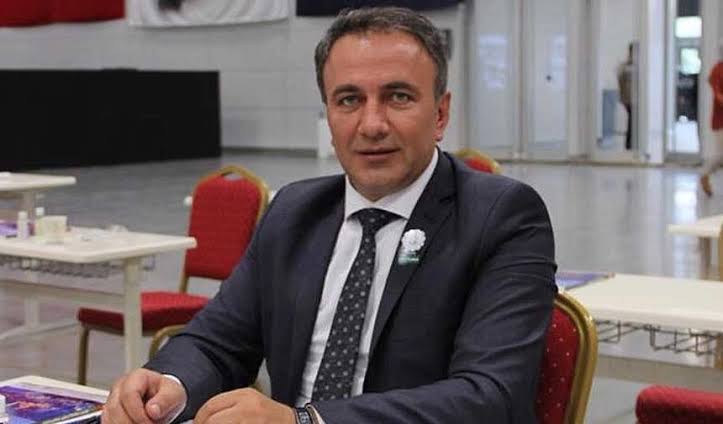 Esenyurt Belediyesi'nde Önemli İstifa: Ali Gökmen Görevinden Ayrıldı