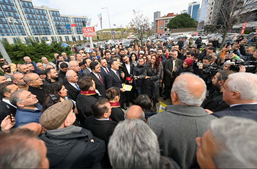 Chp İstanbul İl Başkanı Özgür Çelik:“olayla İlgisi Olmayan Arkadaşlarımız Gözaltında''