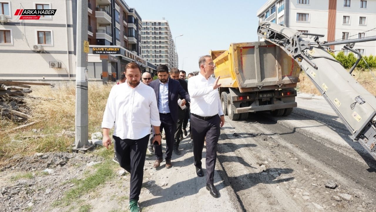 Beylikdüzü'nde Asfalt Seferberliği: Başkan Çalık, Yol Yenileme Çalışmalarını Denetledi!