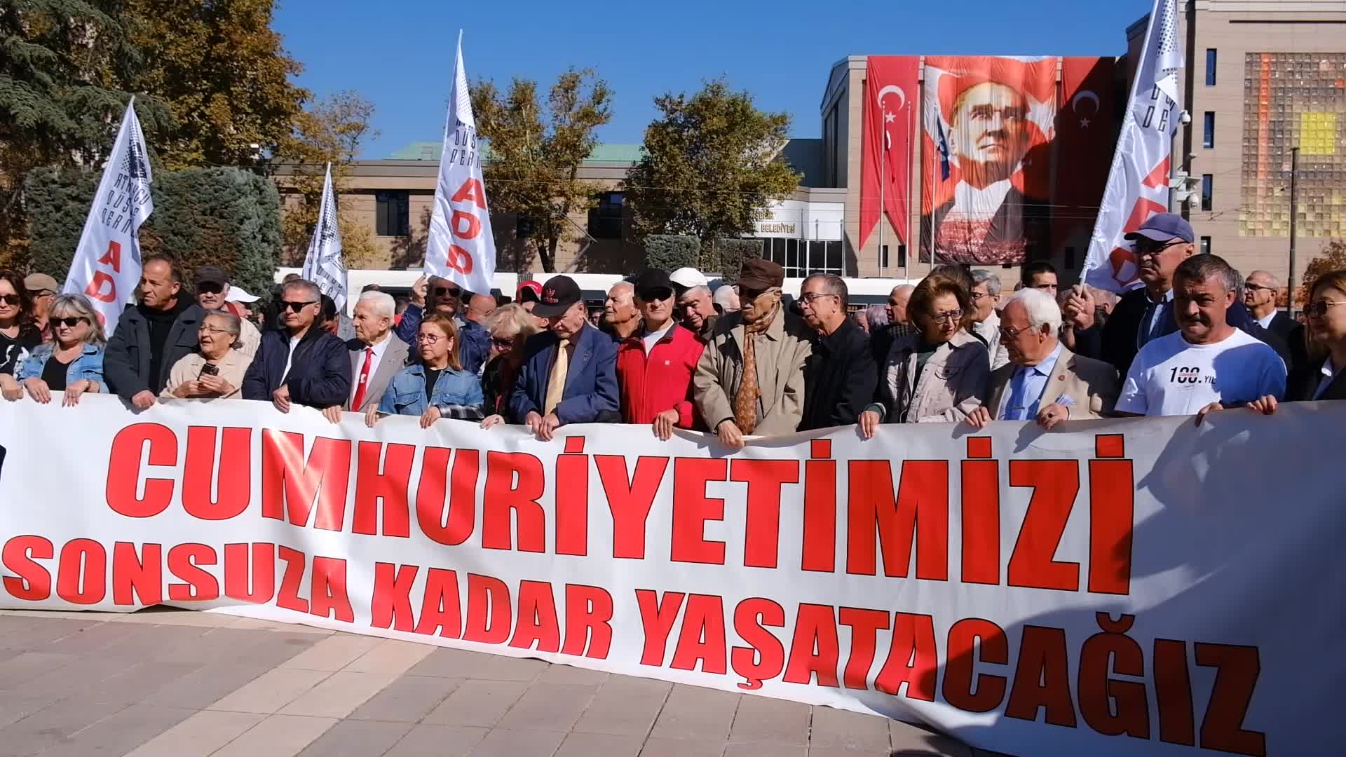 Eskişehir Güç Birliği: “Cumhuriyetimizin 101. Şeref Yılı Kutlu Olsun”